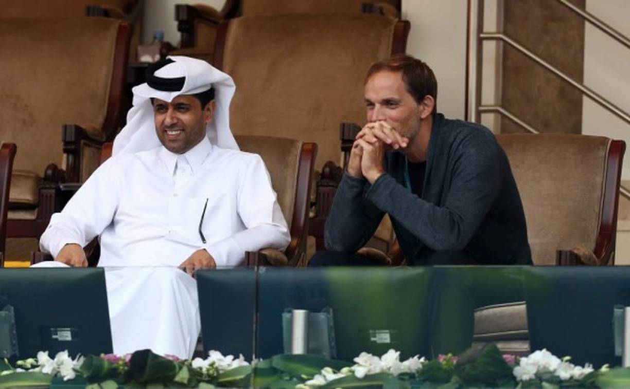 El presidente del PSG, Nasser Al-Khelaifi, invertirá muchos millones de euros para brindarle grandes fichajes a su entrenador Thomas Tuchel y así intentar ganar el ansiado título.