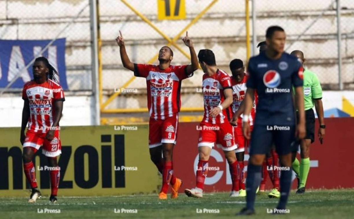 Eddie Hernández le dio el empate al Vida ante el Motagua y así se salvaron del descenso.