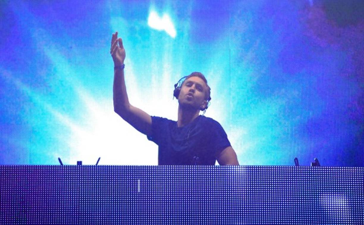 Según la revista Forbes, Harris fue el DJ mejor pagado de 2013, recaudando un estimado de 46 millones de dólares.