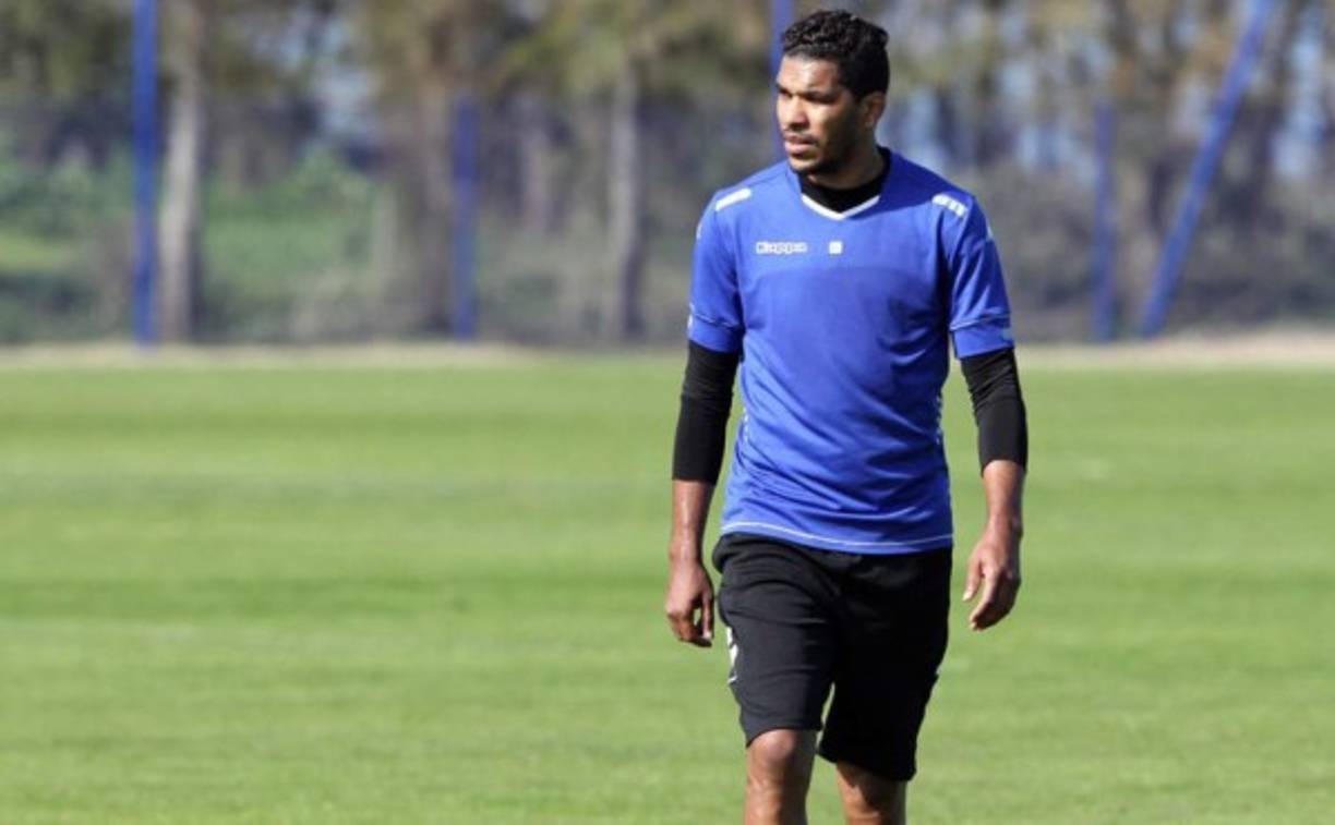 Este es Brendao Bastia es otro de los que regala varios patadas.