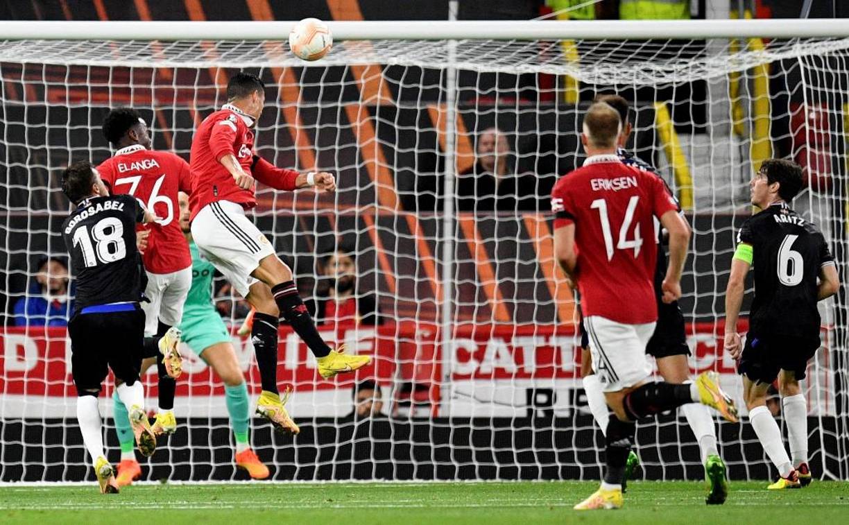 A Cristiano Ronaldo se le invalidó un gol en el primer tiempo por un fuera de juego.