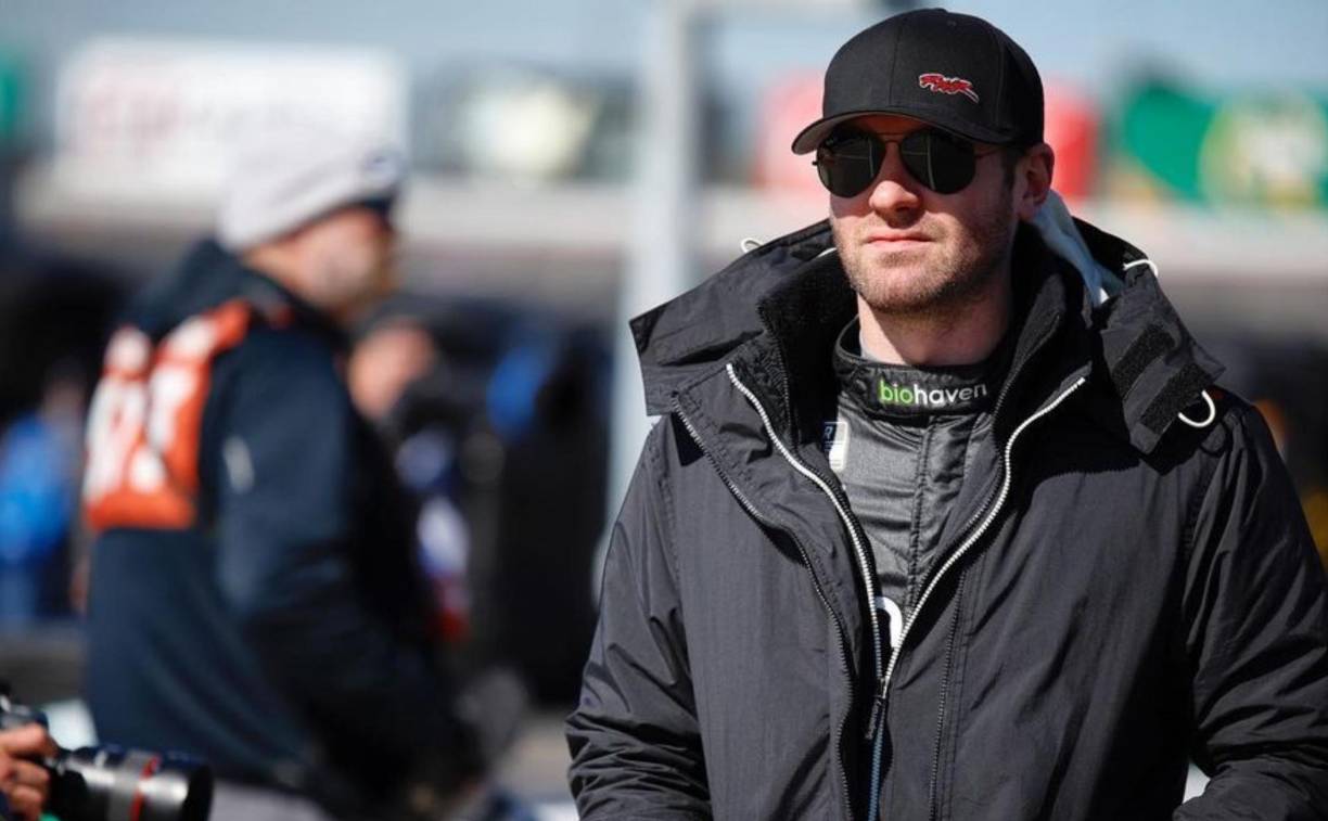 El automovilismo estadounidense se estremeció por la noticia de la detención del piloto Cody Ware, quien es acusado de haber estrangulado a una mujer.