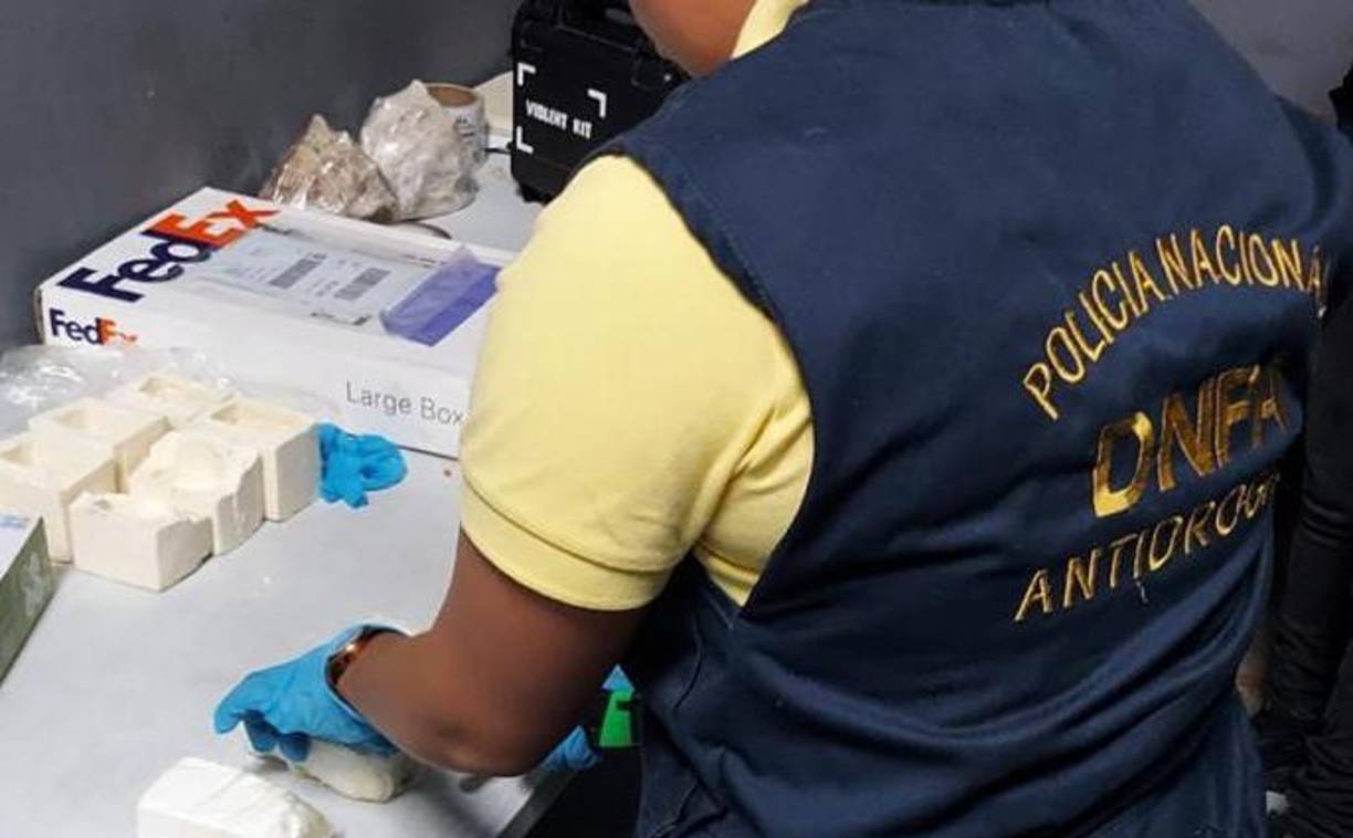  La supuesta cocaína iba caleteada de forma inusual dentro de libras de queso.