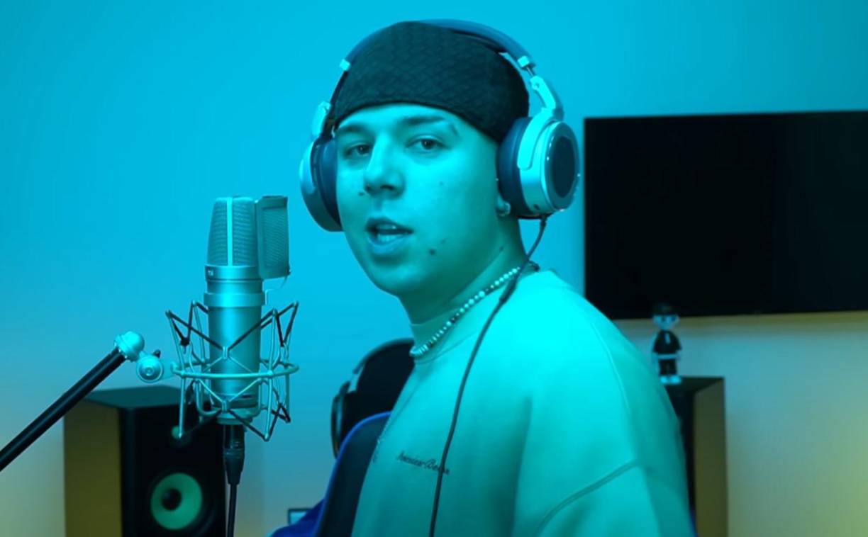 Madrid, 22 nov (EFE).- Quevedo lanzó en la madrugada de este viernes su esperado nuevo disco, titulado ‘Buenas noches’, según ha anunciado el propio artista a través de sus redes sociales.