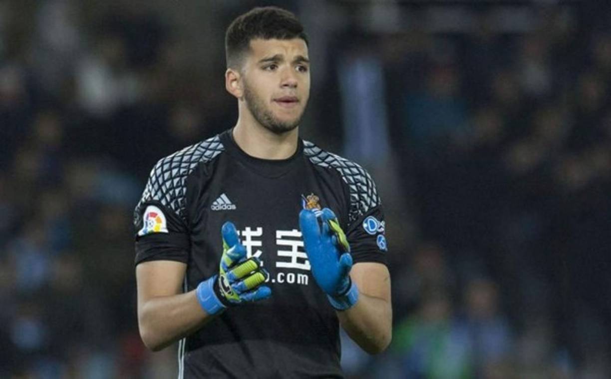 Gerónimo Rulli - Argentino, portero, 26 años, Real Sociedad. Para muchos, el que debía haber sido el meta argentino en Rusia 2018. A sus 26 años, Rulli ya ha dejado atrás la coletilla de portero del futuro y ha defendido con buen rendimiento la portería de la Real Sociedad durante cuatro temporadas a un buen nivel. Es un viejo objetivo azulgrana que ahora puede salir a un buen precio tras la lesión que le mantuvo un par de meses alejado de los terrenos de juego.