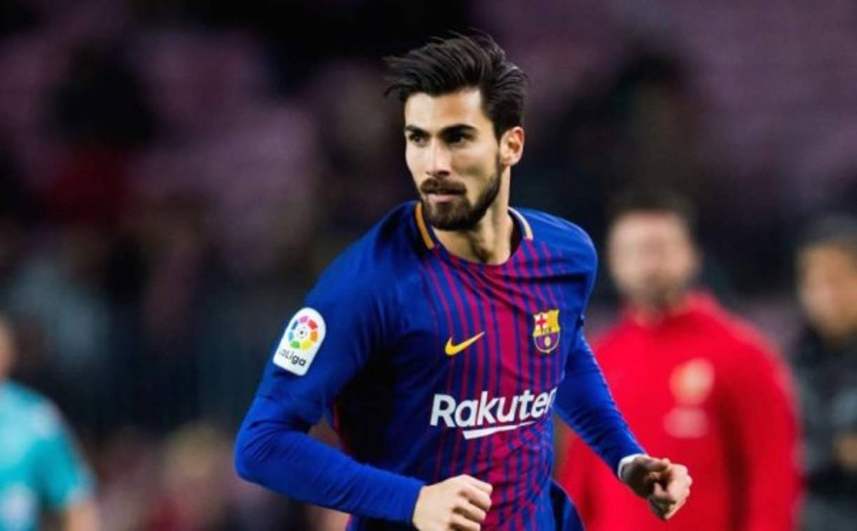 Unai Emery quiere a André Gomes para el Arsenal. Según informa The Independent, el técnico estaría interesado en el jugador portugués del Barcelona para reforzar los gunners de cara a la próxima temporada. El técnico estaría dispuesto a vender a alguno de sus futbolistas, de acuerdo con esta información, para recaudar unos 30 millones de euros y poder hacer frente a la operación del fichaje del azulgrana.