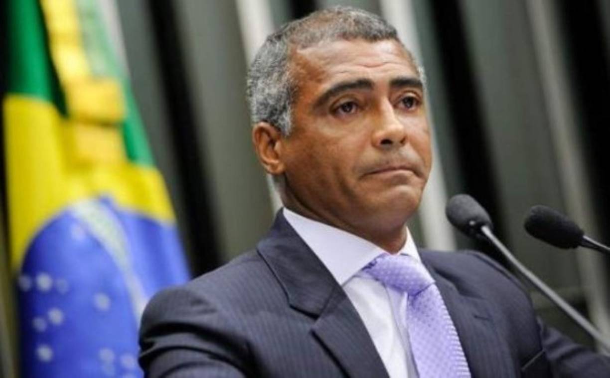 Romario fue sentenciado a tres años de cárcel en 2009 por evasión fiscal entre 1996 y 1997. También estuvo en prisión por unas horas, por no pagar la pensión alimenticia de sus hijos.
