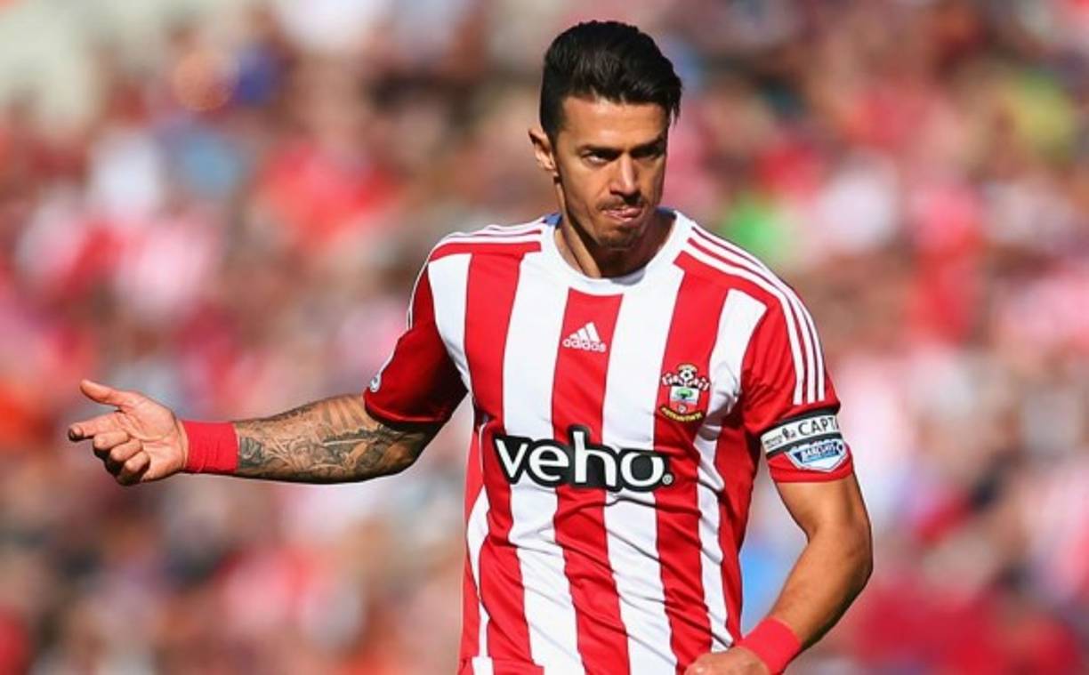 José Fonte no llegará al Manchester United si antes no hay salidas. El defensa central portugués, objetivo de los de Mourinho para reforzar la zaga, no llegaría a Old Trafford hasta que no salgan algunos jugadores de la plantilla 'Red Devil', según The Sun.