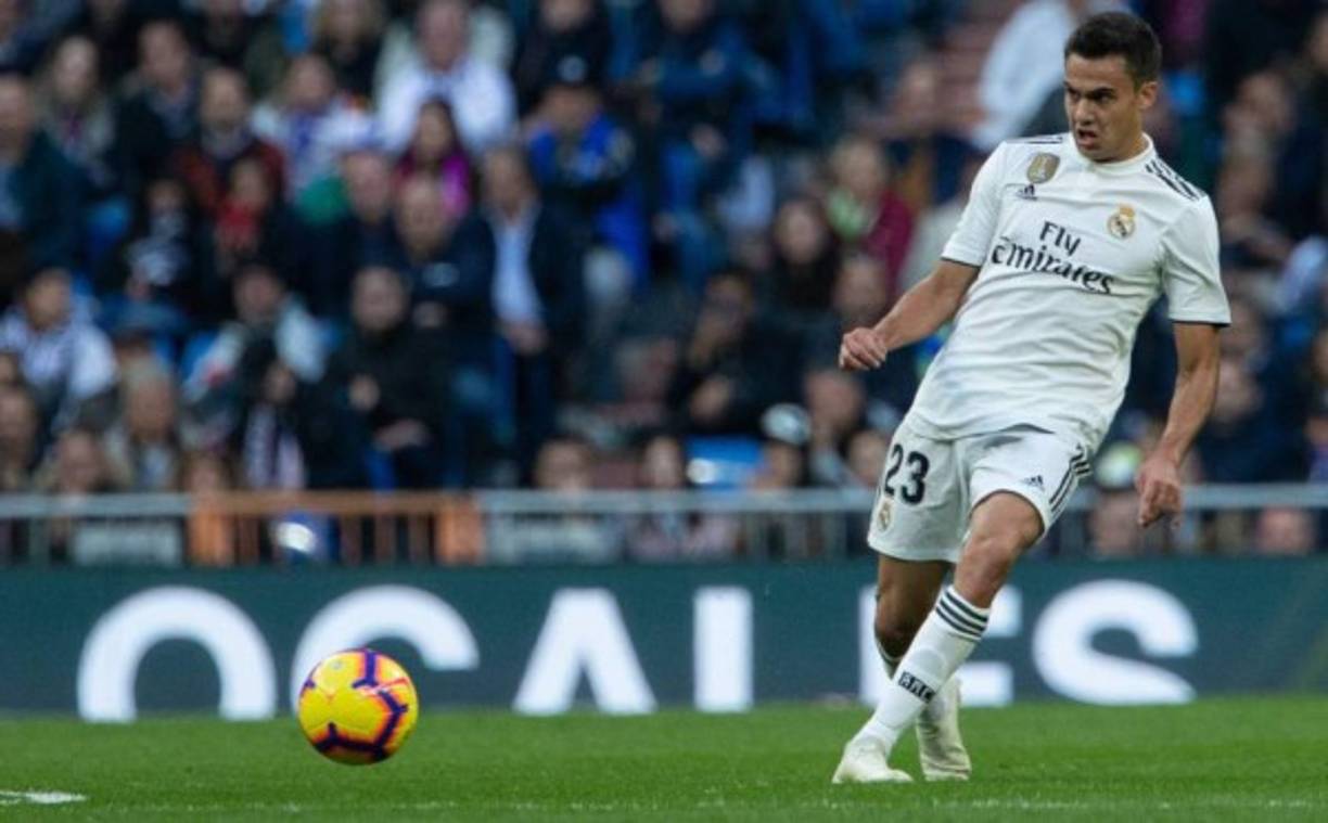 Barcelona's Spanish midfielder Riqui Puig controls the ball during the Spanish League football match between Celta Vigo and Barcelona at the Balaidos stadium in Vigo on June 27, 2020. (Photo by STR / AFP)