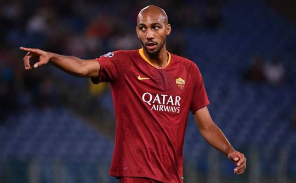 Nzonzi: En la Roma le han declarado como transferible y desde Francia están muy pendientes de su situación, dos grandes clubes de la Ligue 1 se han interesado y mucho en sus servicios: Mónaco y Olympique de Lyon.