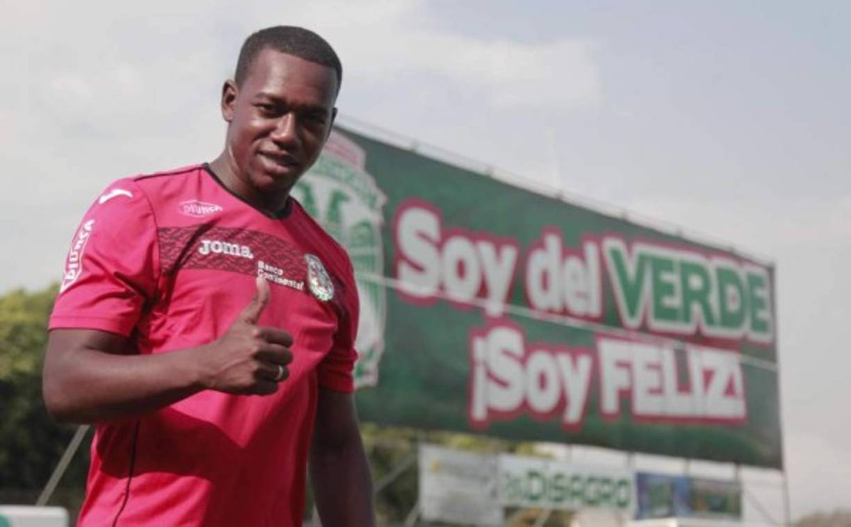 El delantero colombiano Charles Córdoba no entra en los planes del técnico uruguayo Manuel Keosseián para el Torneo Clausura y estaría regresando al Parrillas One de la Liga de Ascenso.