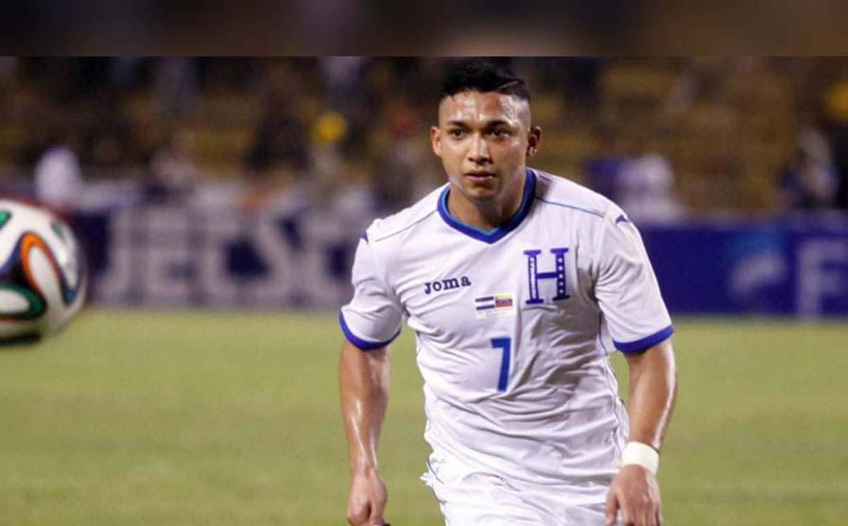 Emilio Izaguirre: Lateral por la banda izquierda que ha tenido grandes actuaciones con la H y el extranjero. Ha disputado dos Copas del Mundo, la del 2010 y 2014.