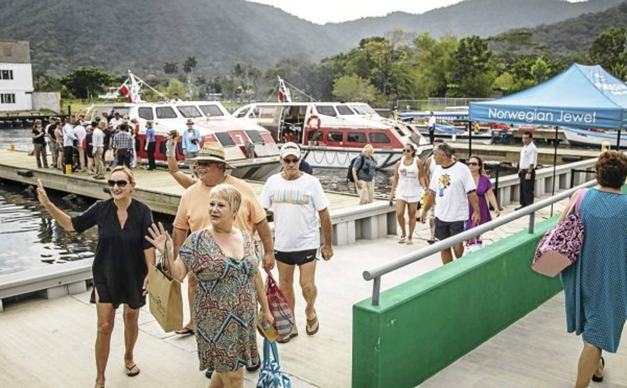 Los turistas estaban encantados con el recibimiento que se les dio.