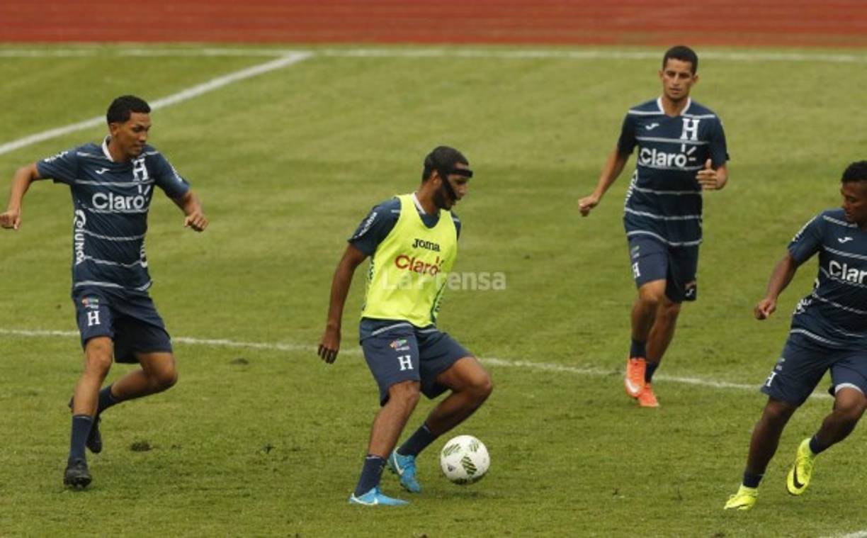 Eddie Hernández con la máscara.