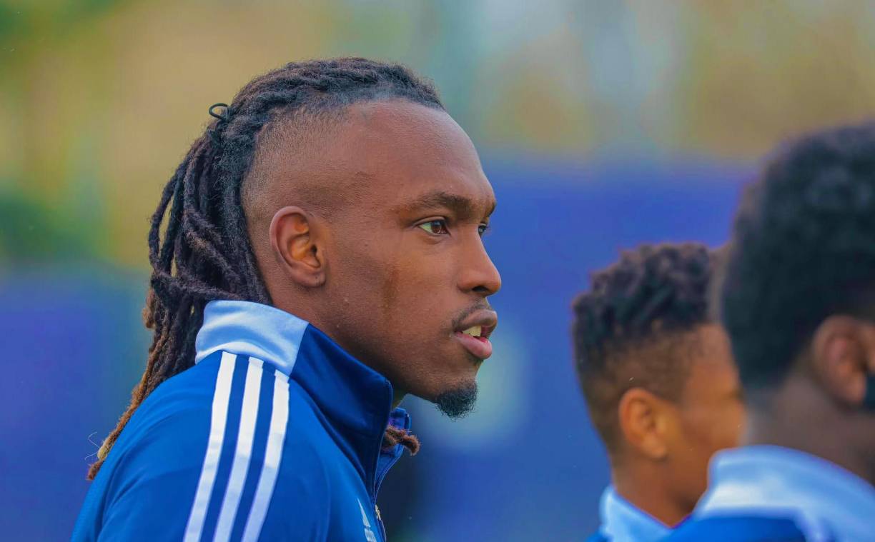 Según información de L’Equipe el Valladolid habría preguntado al Bordeaux por el hondureño Albert Elis. El medio francés asegura que la primera oferta no fue la esperada por el club, por lo que los blanquivioletas deberán mejorar la oferta en estos días si quieren reforzar su ataque.