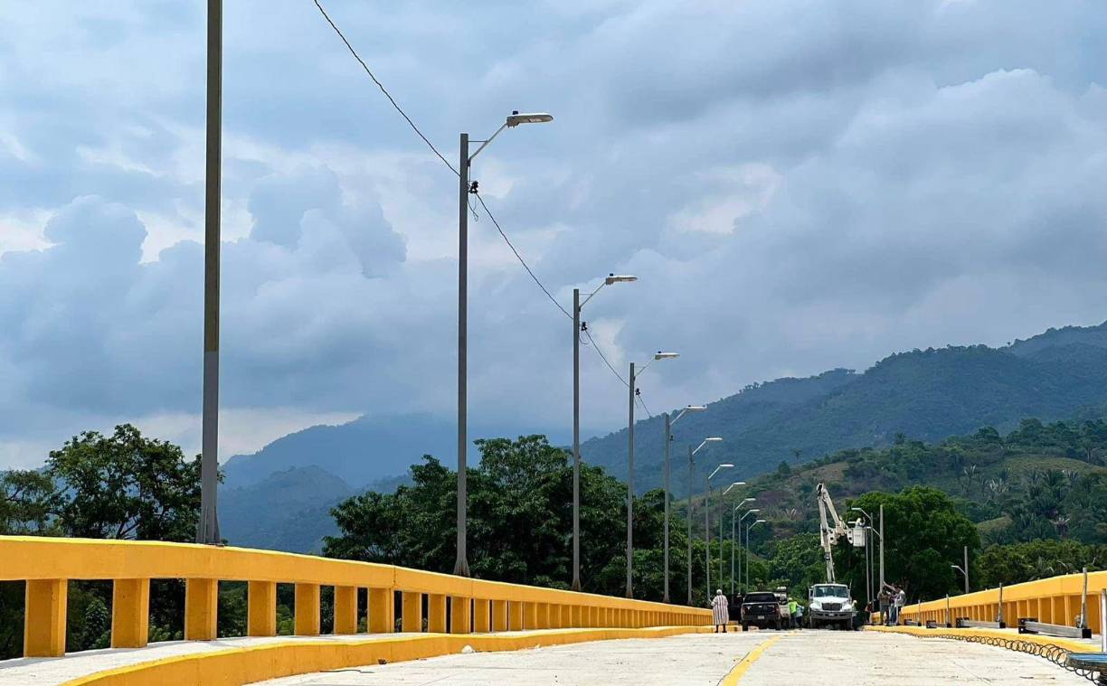 El puente beneficiará a más de 112 mil personas de los perímetros urbanos y rurales de los municipios de Santa Fe, Jutiapa, Balfate y Trujillo