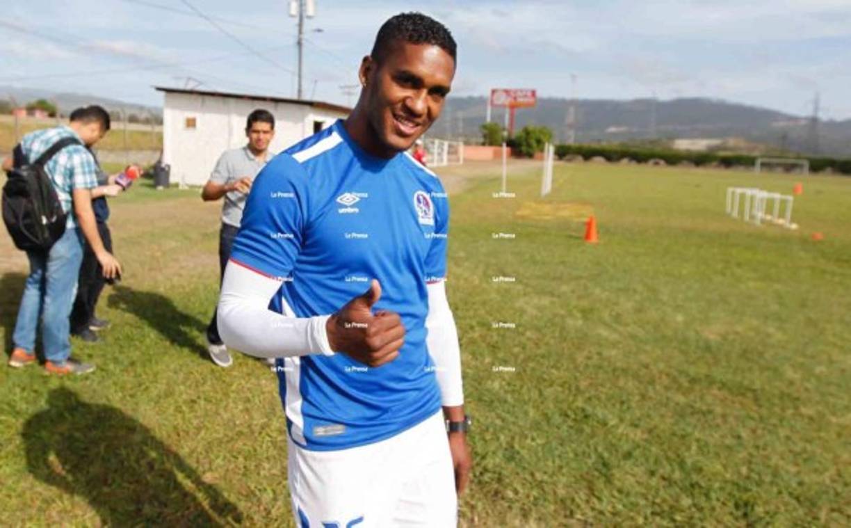 Brayan Beckeles: El lateral derecho no entró en la convocatoria del Olimpia para el clásico ante Marathón.