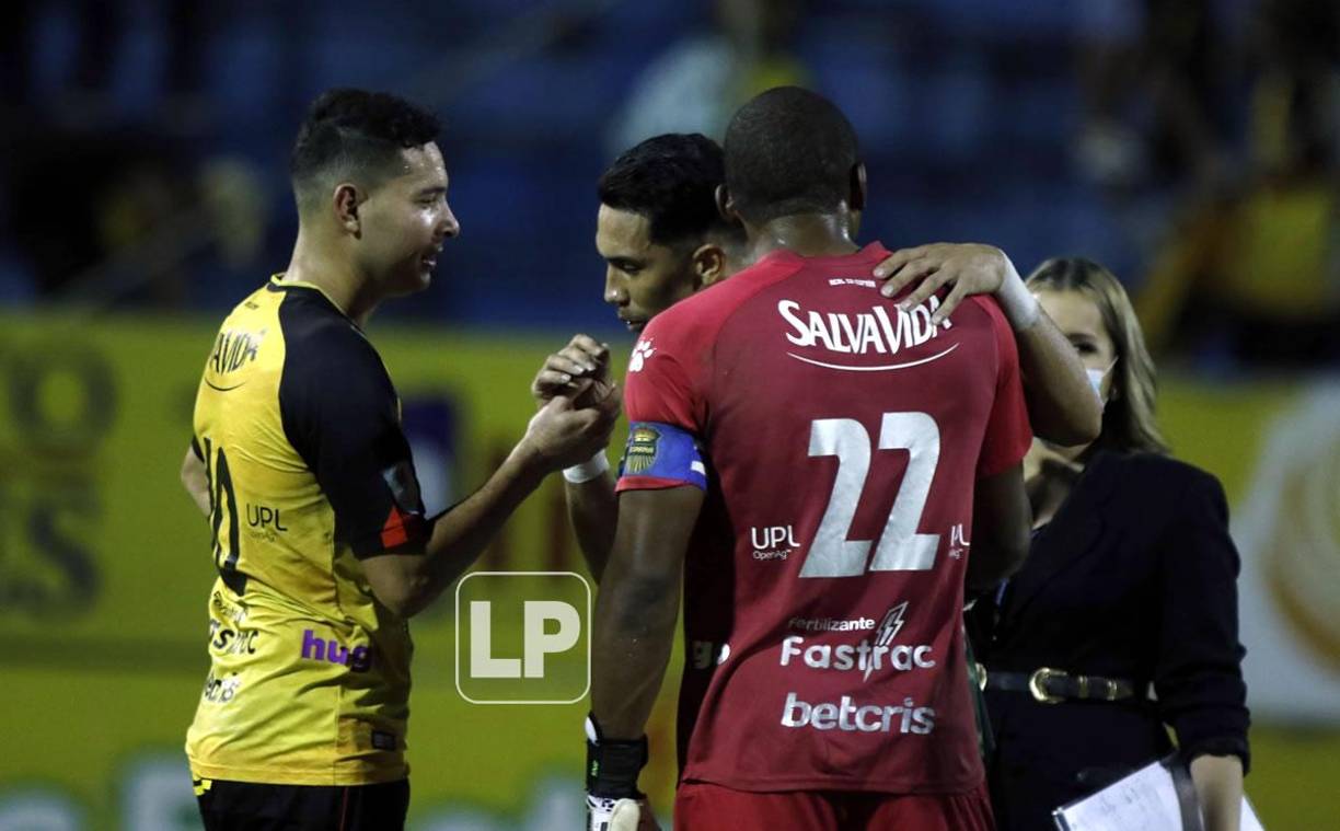 Allans Vargas le deseó suerte a sus excompañeros del Real España en la final, así lo confesó Jhow Benavídez después del partido.