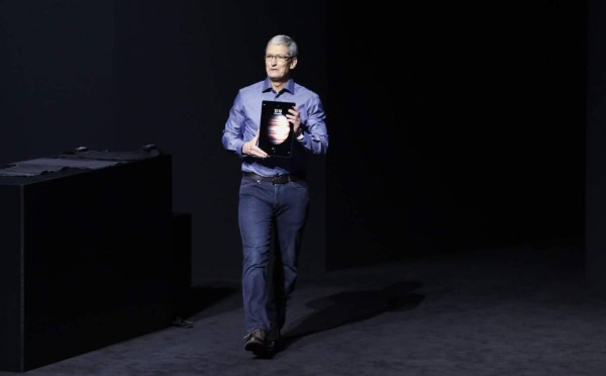 La compañía tecnológica Apple desveló hoy un nuevo modelo de su popular tableta iPad, el iPad Pro.