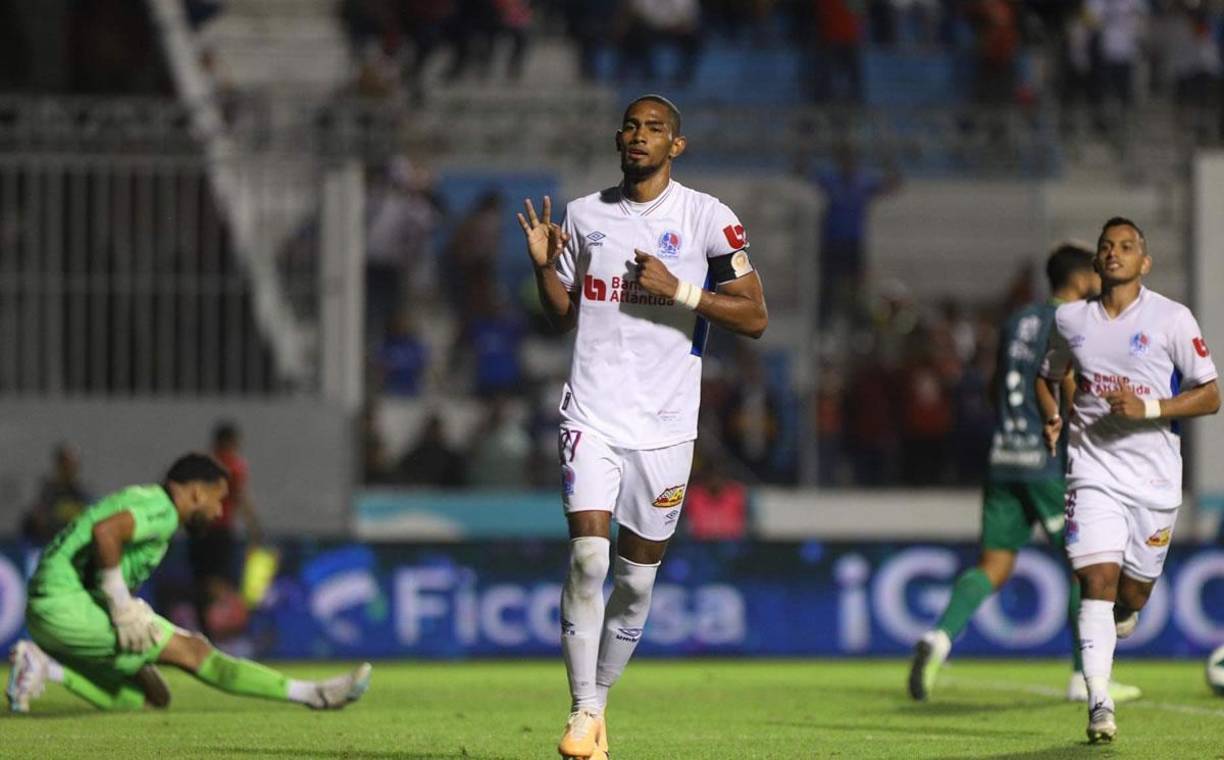Así celebró su hat-trick Jerry Bengtson para llegar a nueve goles en el Torneo Apertura 2023.