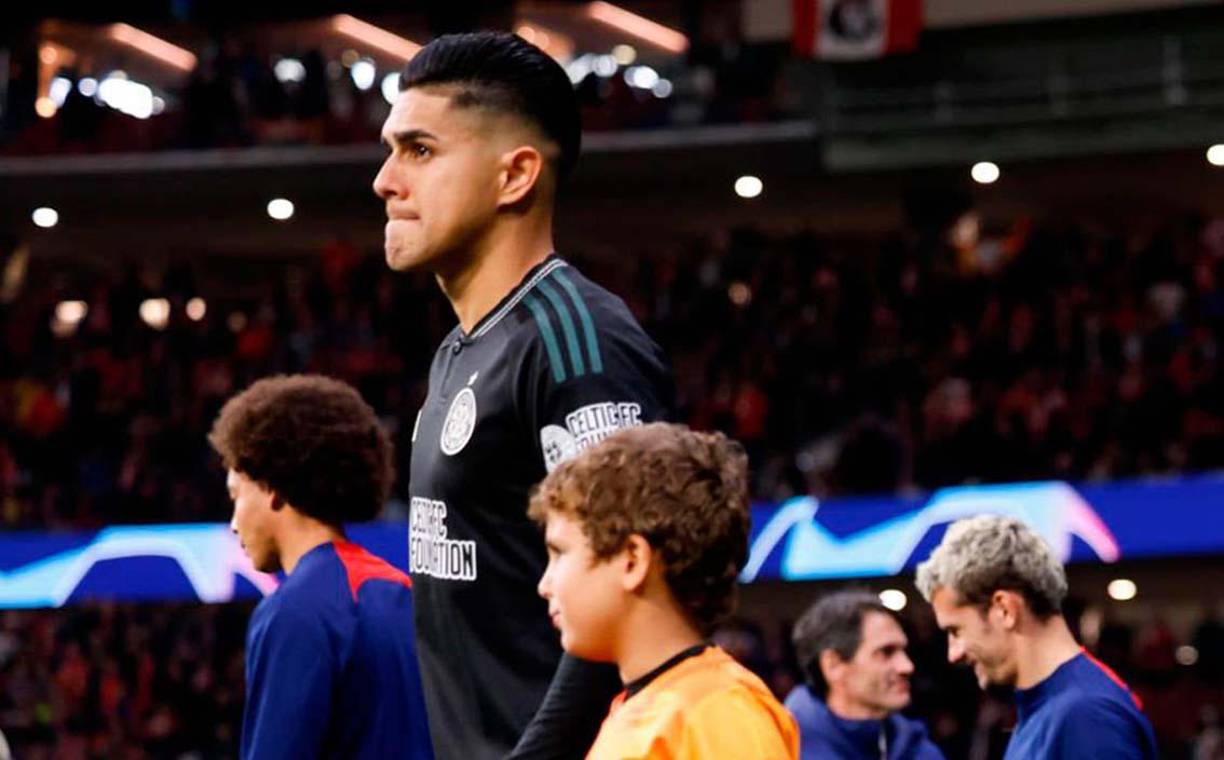 Luis Palma le entregó la camiseta a José Giménez del Atlético de Madrid para que la diera a Denia . Luego el catracho del Celtic le dejó un mensaje a la hondureña: “Un placer Denia. Un fuerte abrazo”, le indicó el “Bicho”.