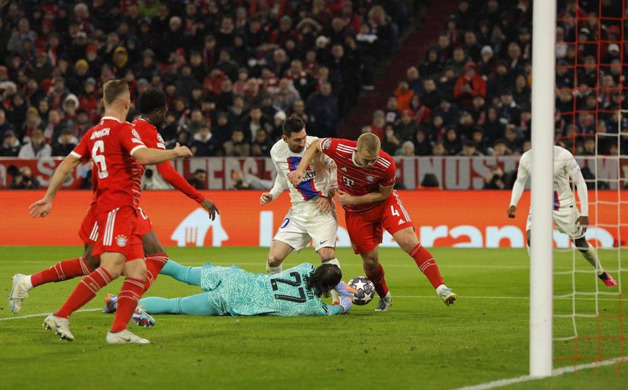 Lionel Messi tuvo una ocasión en la primera parte, pero Matthijs de Ligt le incomodó y Yann Sommer le robó el balón.