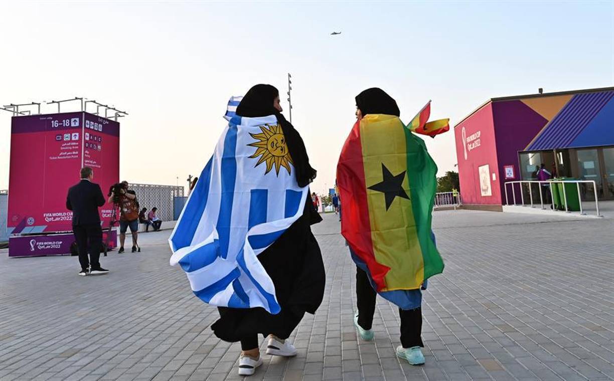 Así fue la entrada de algunos aficionados previo al duelo entre Uruguay y Ghana.