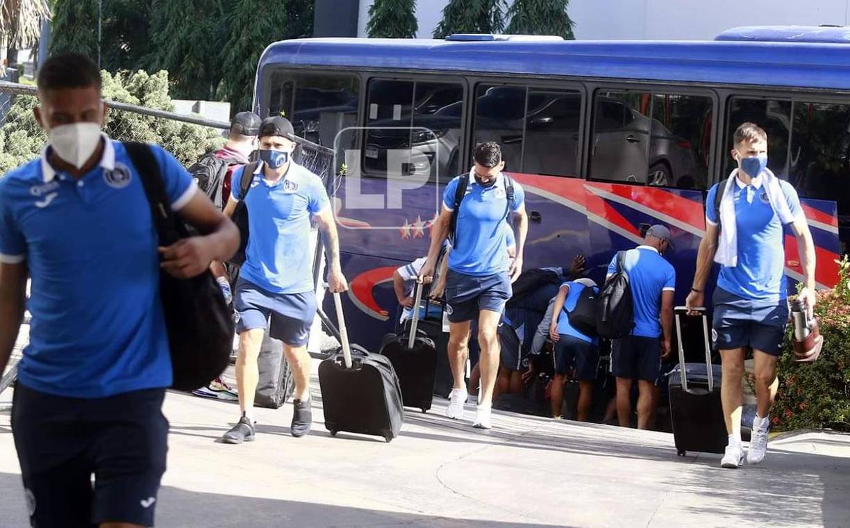 El plantel del Motagua llegó por la tarde a la calurosa San Pedro Sula y se fue directamente al hotel de concentración.