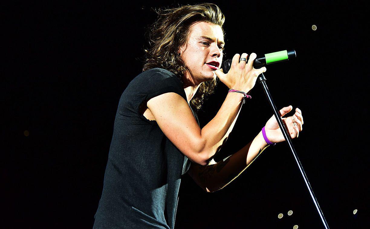 Hay que tomar muchísimas decisiones y suceden muchas cosas que nunca hemos demostrado. Entonces pensé que, aparte de cualquier otra cosa, sería realmente interesante documentar el proceso y luego esperar que a lo largo del camino tengamos la suerte de encontrar a las personas adecuadas, porque si no conseguimos que aparezca suficiente gente, estamos jodidos. .”