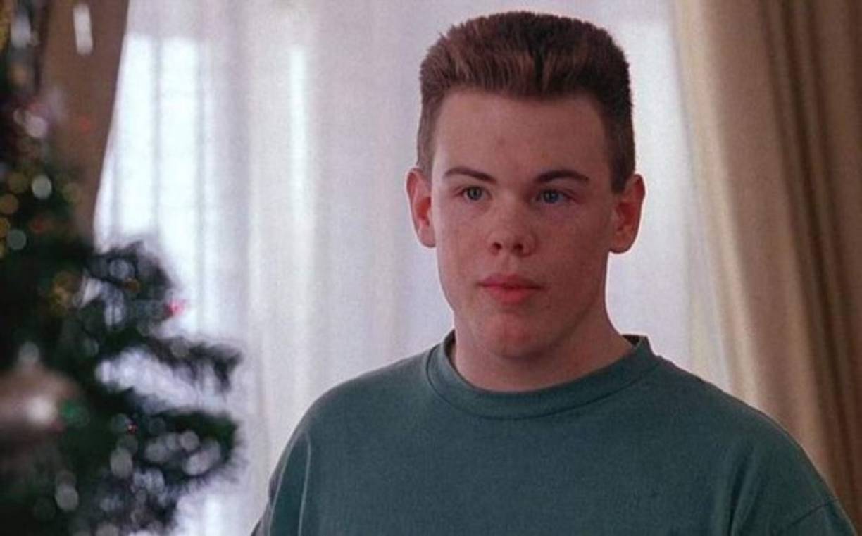 Uno de los personajes más recordados de la cinta es el de Buzz McCallister, el hermano mayor de Kevin.
