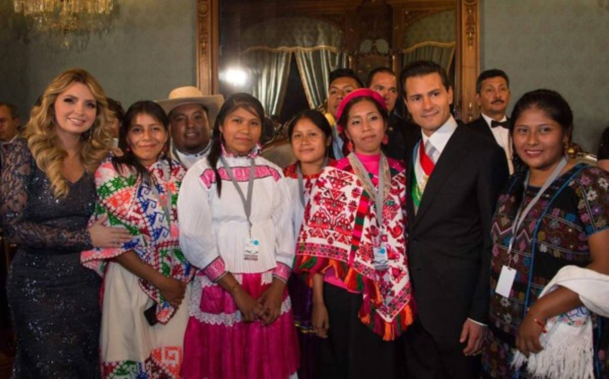 La pareja presidencial mexicana compartió con etnias de su país.
