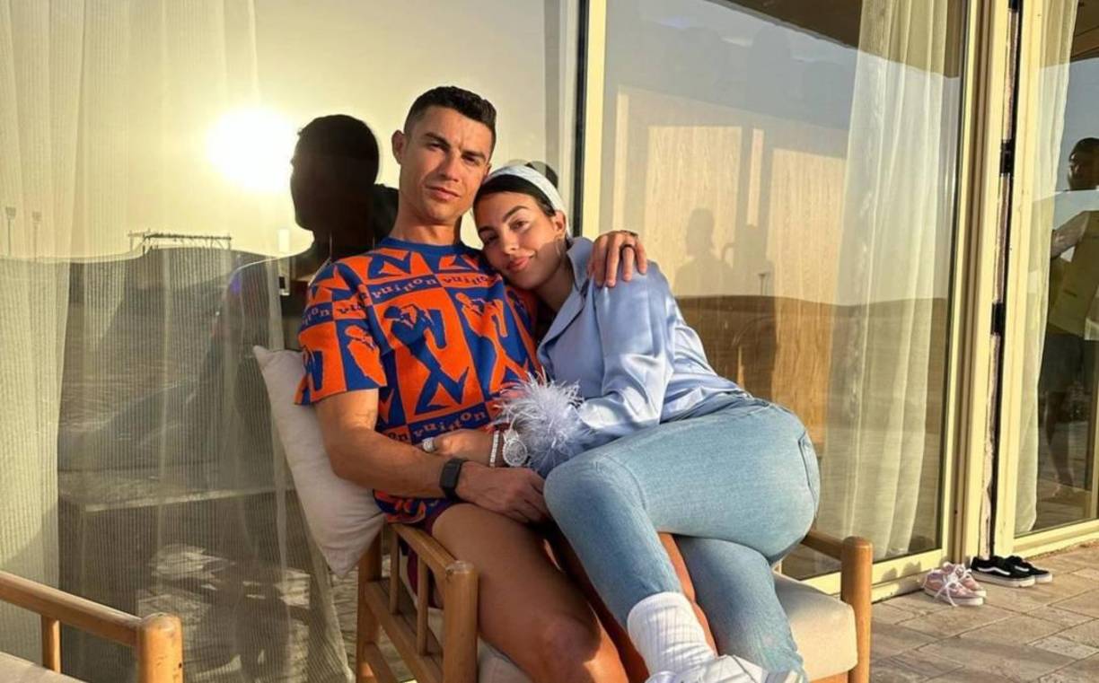Después de las críticas que recibió en una reciente entrevista en donde declaró que su familia con CR7 ‘no es muy materialista’, ahora está nuevamente en el foco de atención por sus excesivas compras.