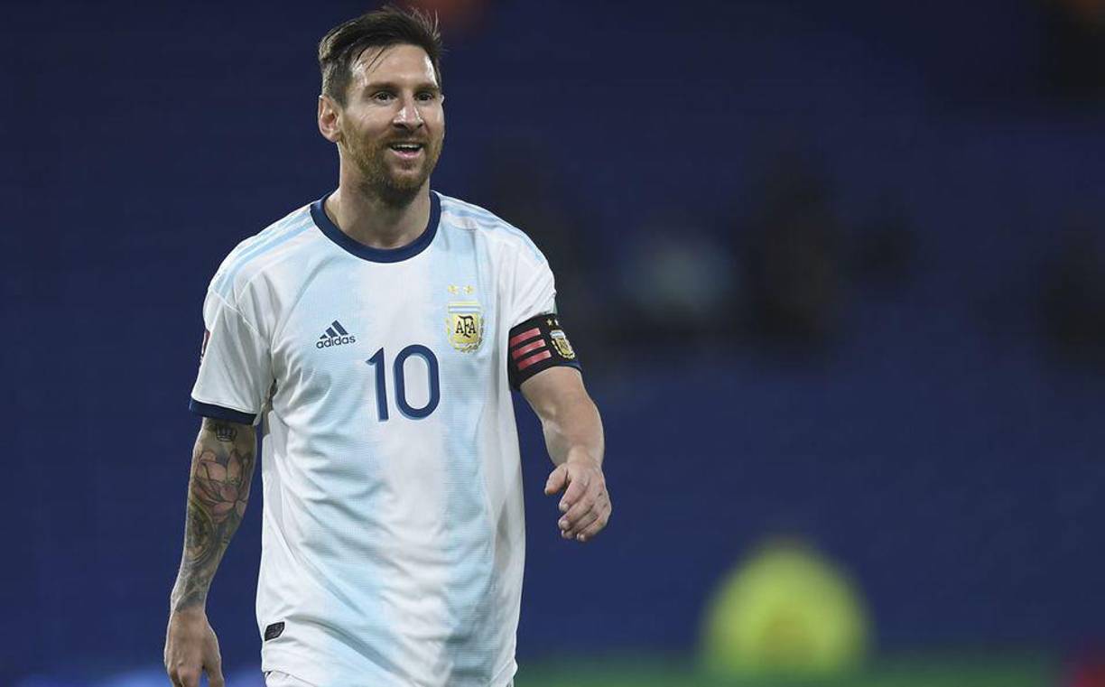 Lionel Messi: El capitán de Argentina le dio sus votos a Neymar, Mbappé y Benzema. El astro argentino no incluyó a Lewandowski y mucho menos a Cristiano Ronaldo.
