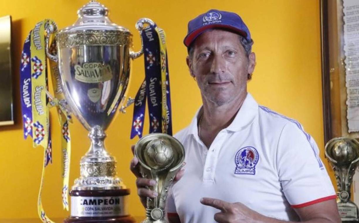 Pedro Troglio: El argentino aparece en la lista de los que podría llegar a dirigir a la selección de Honduras. Se encuentra sin equipo tras su renuncia del San Lorenzo en donde pasó sin pena ni gloria.