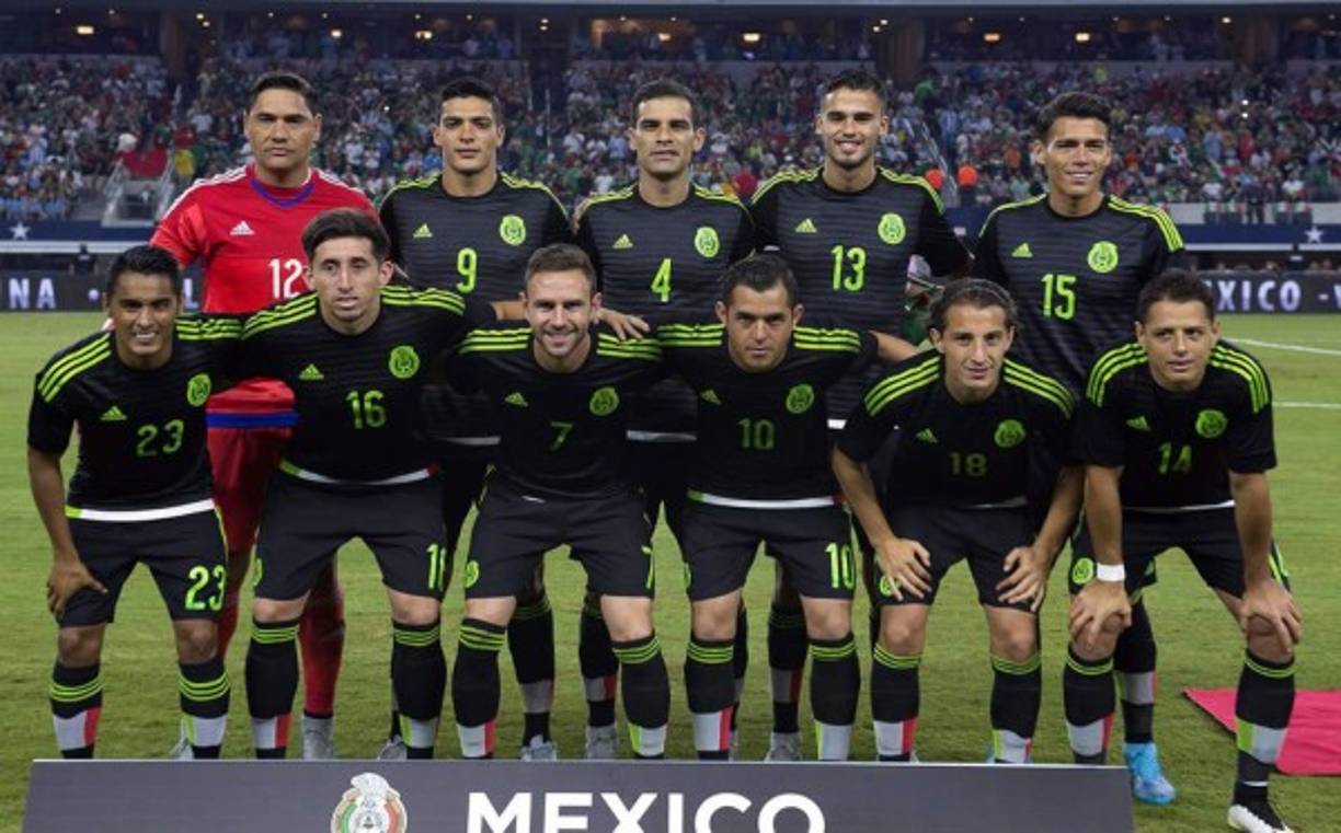 6. La selección de México tiene un precio de 133.7 millones de dólares. Su jugador más caro es Javier 'Chicharito' Hernández con un precio de 20.4 millones de dólares.