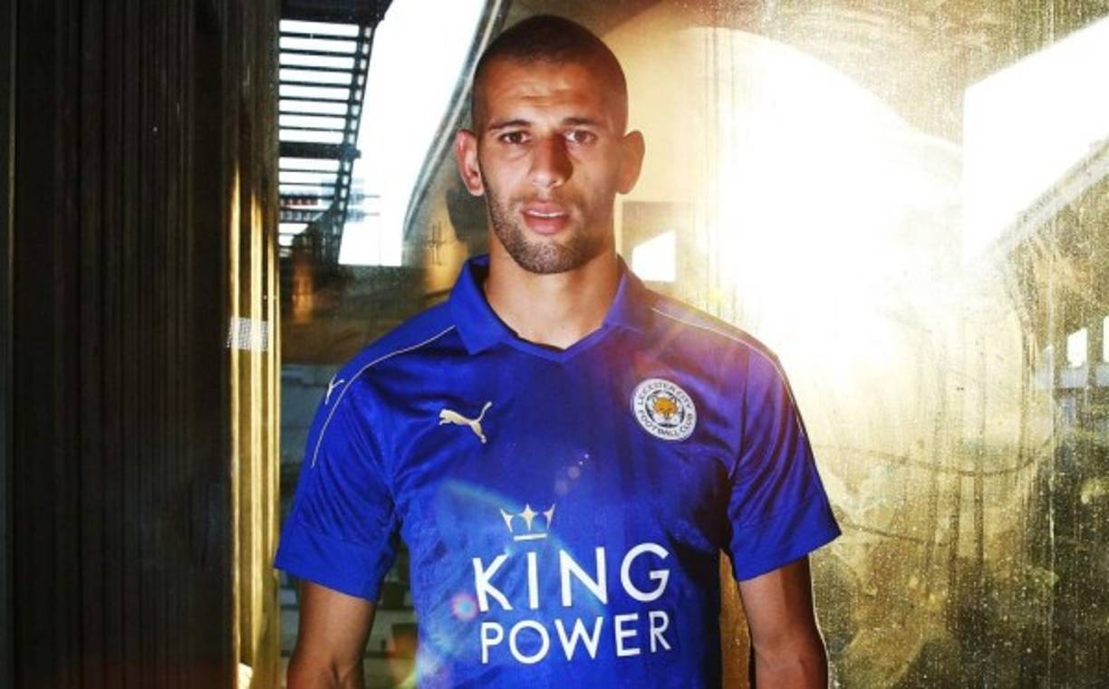 El delantero argelino Islam Slimani fue fichado por el Leicester City. Distintos medios en Inglaterra aseguran que la transferencia se cerró en 30 millones de euros. Cifra que coloca al internacional argelino como el jugador más caro en toda la historia del club.