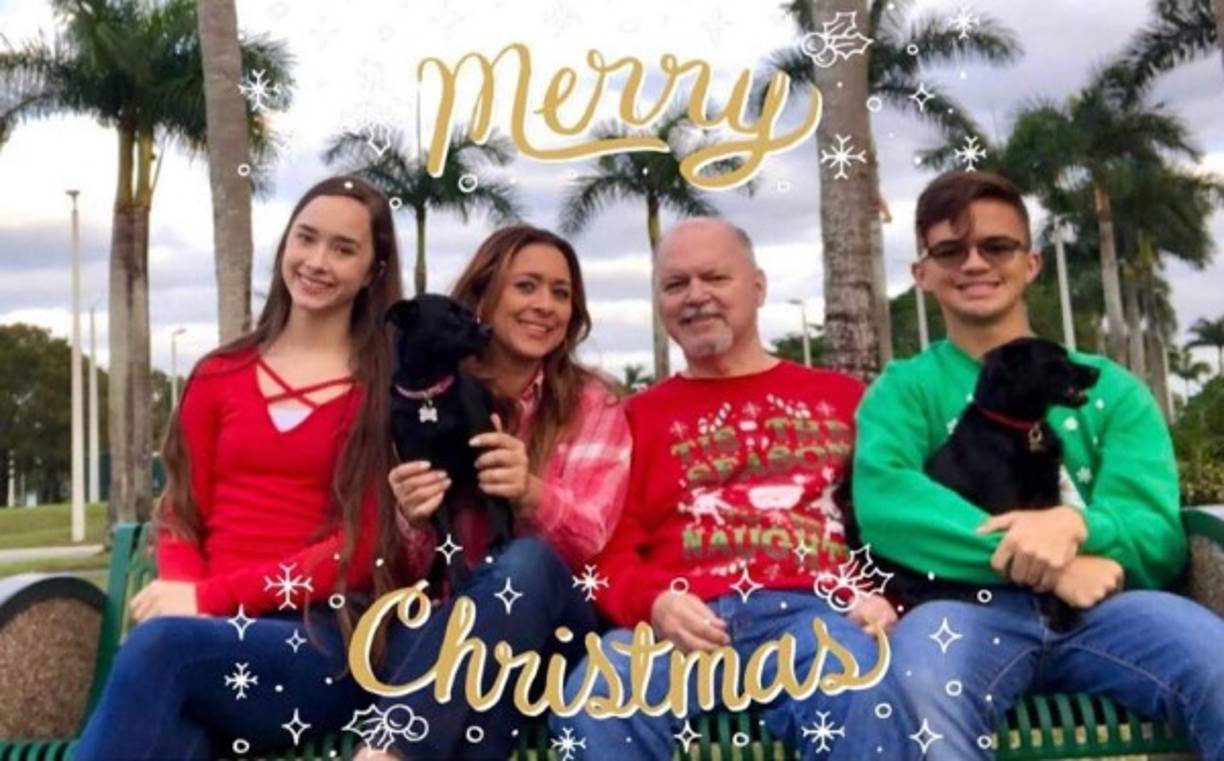 Neida Sandoval mandó buenos deseos y mucho cariño junto a toda su familia.