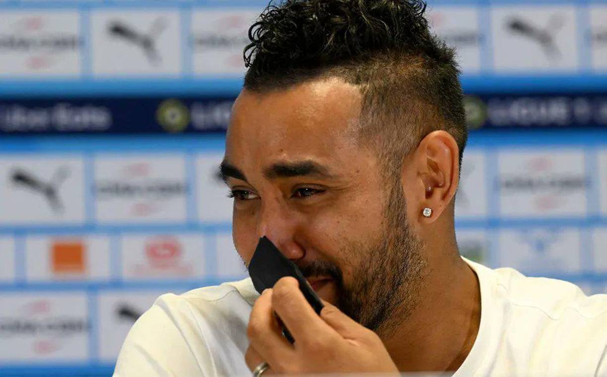 El internacional francés Dimitri Payet, de 36 años, anunció, entre lágrimas, su marcha del Olympique de Marsella, en el que era idolatrado.