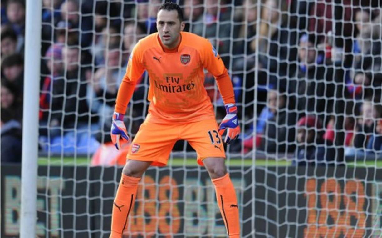 David Ospina (27, portero) - Arsenal. El guardameta colombiano fue relegado a un segundo plano tras la llegada de Peter Cech y sus dos errores en la Champions League terminaron por hundirlo en el banquillo. Interesado: Besiktas.