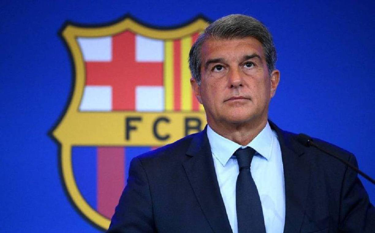 Laporta le había insistido a Raiola y al padre del jugador en abril que Haaland iba a protagonizar un duelo de época con el francés, y que solo podría tenerlo estando en el máximo rival del conjunto blanco. 