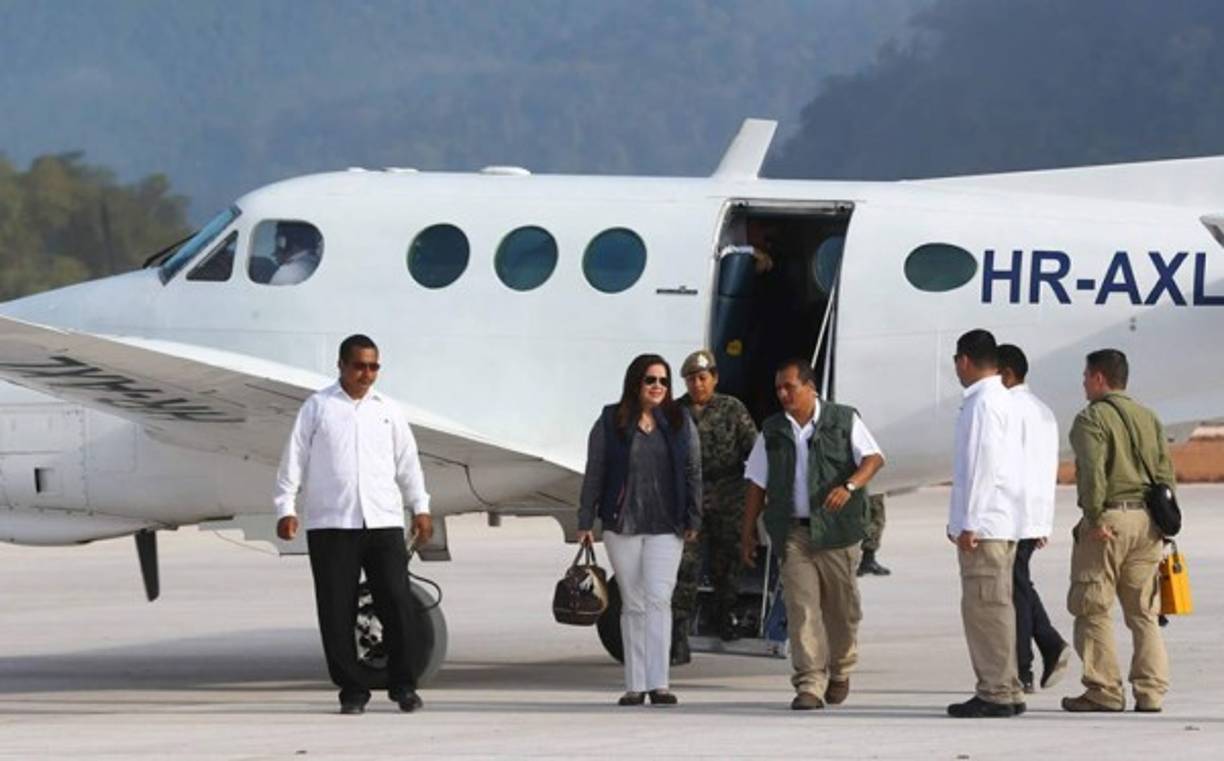 La primera dama, Ana García de Hernández, participará hoy en la inauguración del aeródromo Río Amarillo en Copán.