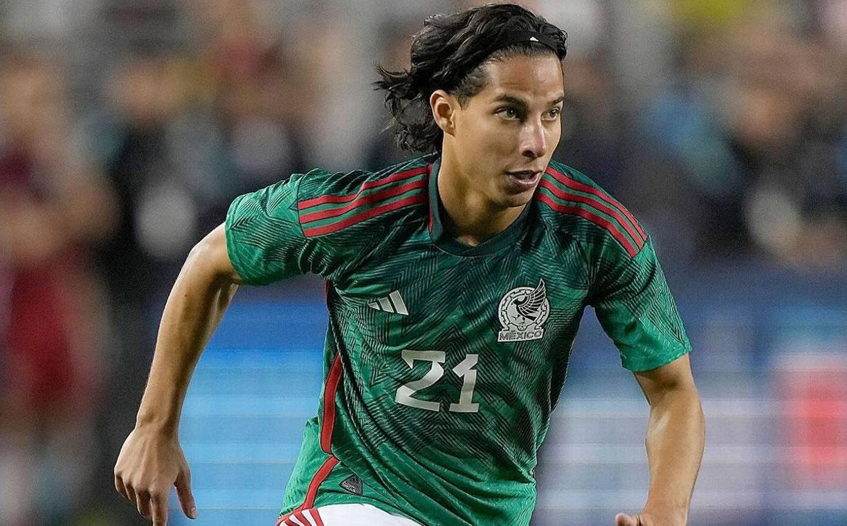 Diego Laínez (México) - El extremo no entró en la nómina mexicana para el torneo más importante de la confederación. Su rendimiento en el campeón Tigres no convenció.