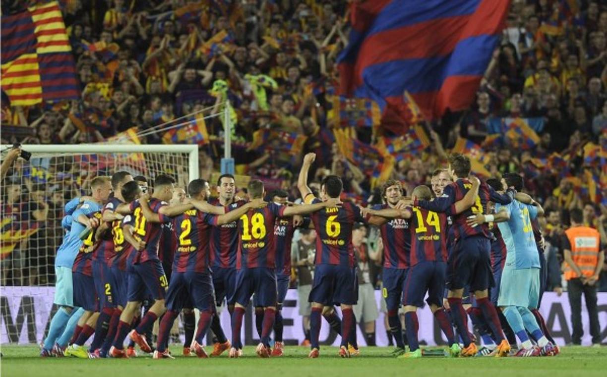 Los jugadores celebraron con su gente la obtención de la Copa del Rey.