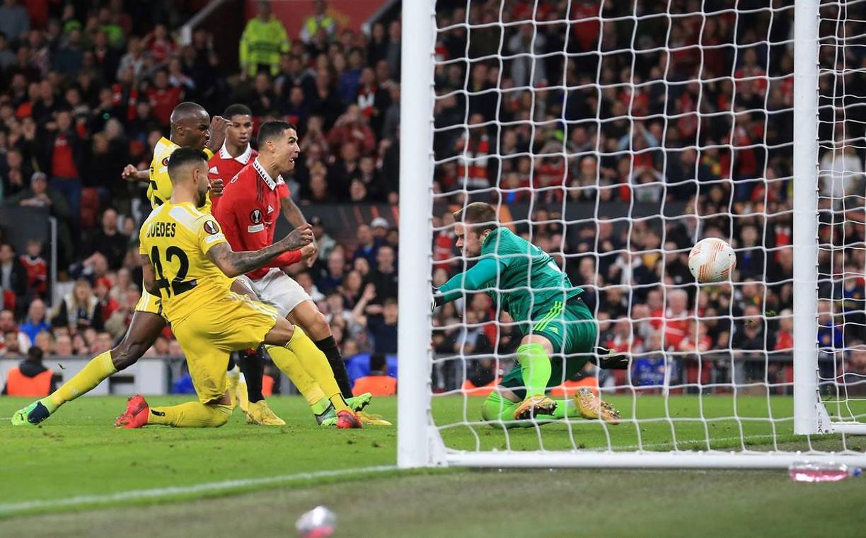 Cristiano Ronaldo sí marcó en el minuto 81 tras mandar al fondo un rechace del portero del Sheriff Tiraspol luego de un cabezazo suyo.