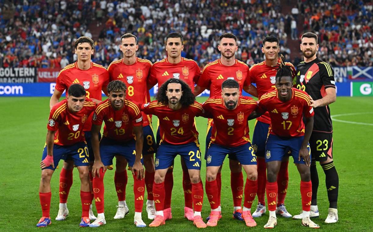 Se trata de un compañero de Ferran Torres en la Selección de España, según informa la prensa rosa que los habría captado juntos.