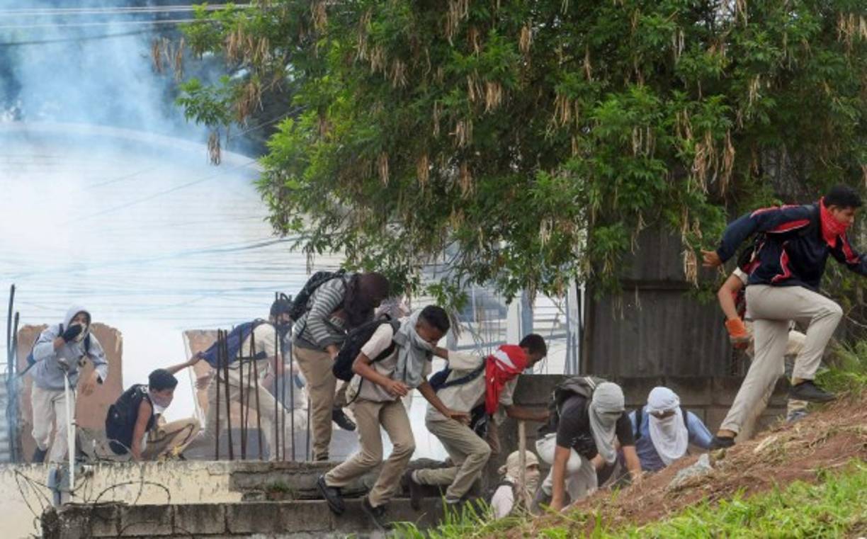 Los estudiantes supuestamente apoyan a la plataforma de educación y salud.