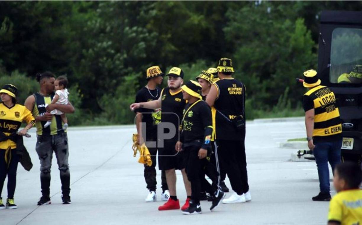 De muchos lugares llegaron los seguidores de la Máquina para ver el partido ante Querétaro de México.