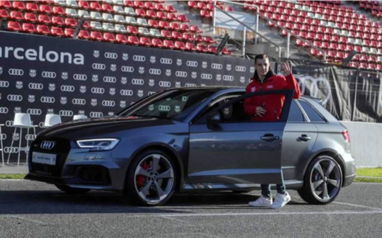 Lucas Digne / RS 3 Sportback Gris Daytona. 400 CV (63.460 euros). El lateral francés prefirió el dinamismo del RS 3 de 400 caballos.