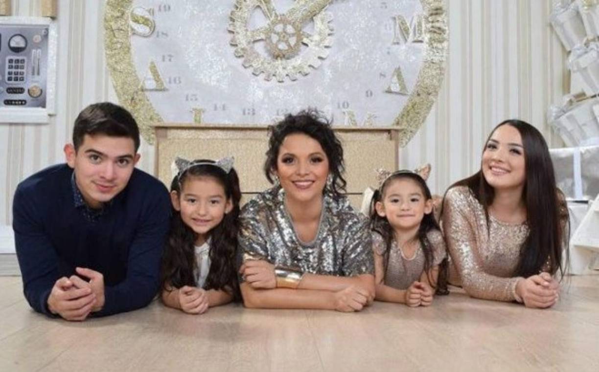 Pero Américo Garza llegó para llevarse a sus pequeñas en contra de doña Josefina, madre de Karla, y de las propias niñas, aparentemente.