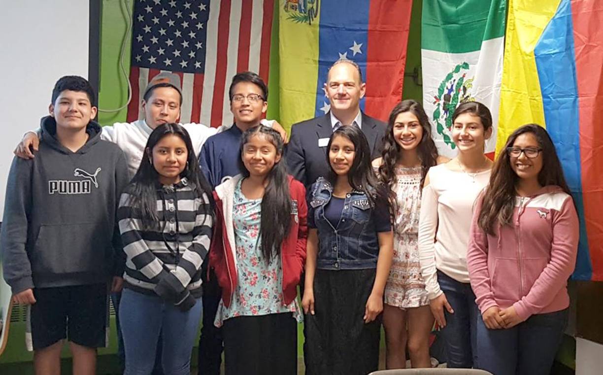 Quieres estudiar en Estados Unidos y eres hondureño te mostramos los cuatro pasos que debes realizar para solicitar la visa con perfil de escolar. Según CNN.